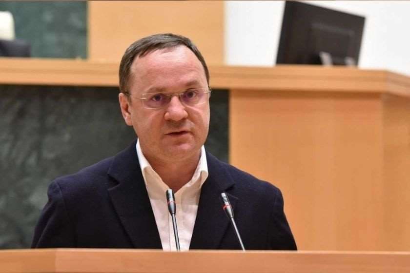 Frontnews image description