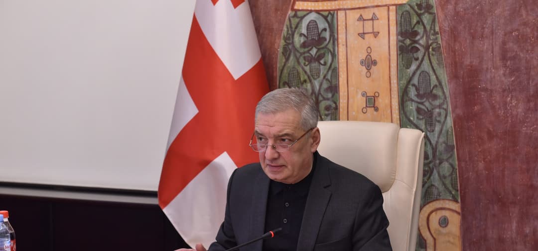 პარლამენტში ფრაქციების კვოტების შესაბამისად, კომიტეტებსა და კომისიებში დეპუტატების განაწილება მიმდინარეობს