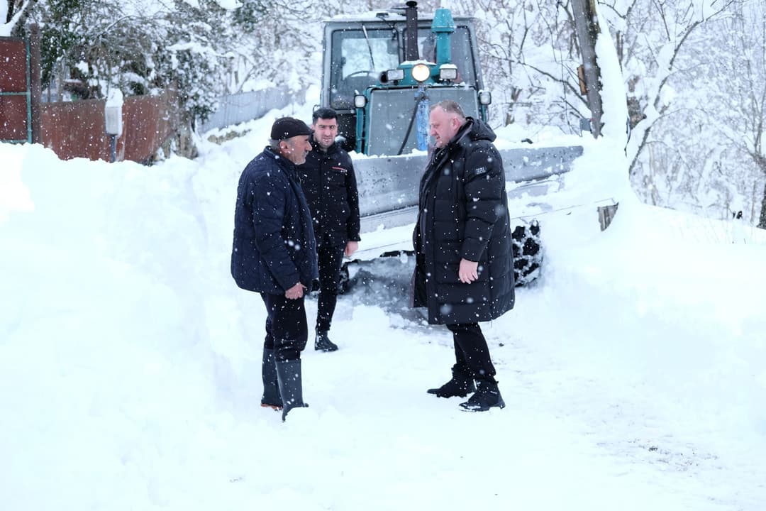 ჭიათურის მუნიციპალიტეტში გზის გაწმენდითი სამუშაოები გრძელდება