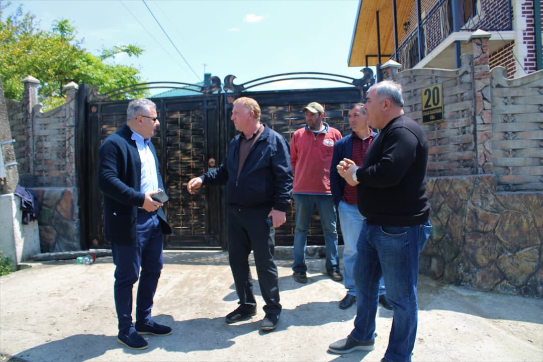 თერჯოლის მუნიციპალიტეტის მერმა ღვანკითი-ავტობანის დამაკავშირებელ გზაზე მიმდინარე სამუშაოები დაათვალიერა