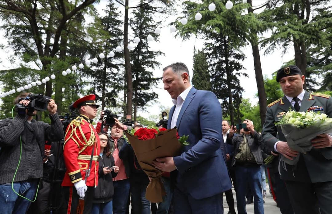 ვახტანგ გომელაურმა მეორე მსოფლიო ომში დაღუპულთა ხსოვნას პატივი მიაგო