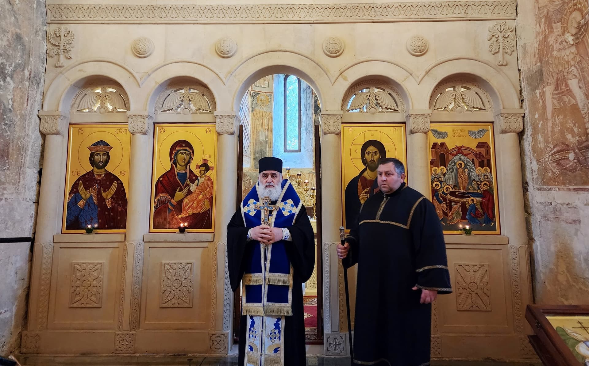 Frontnews image description