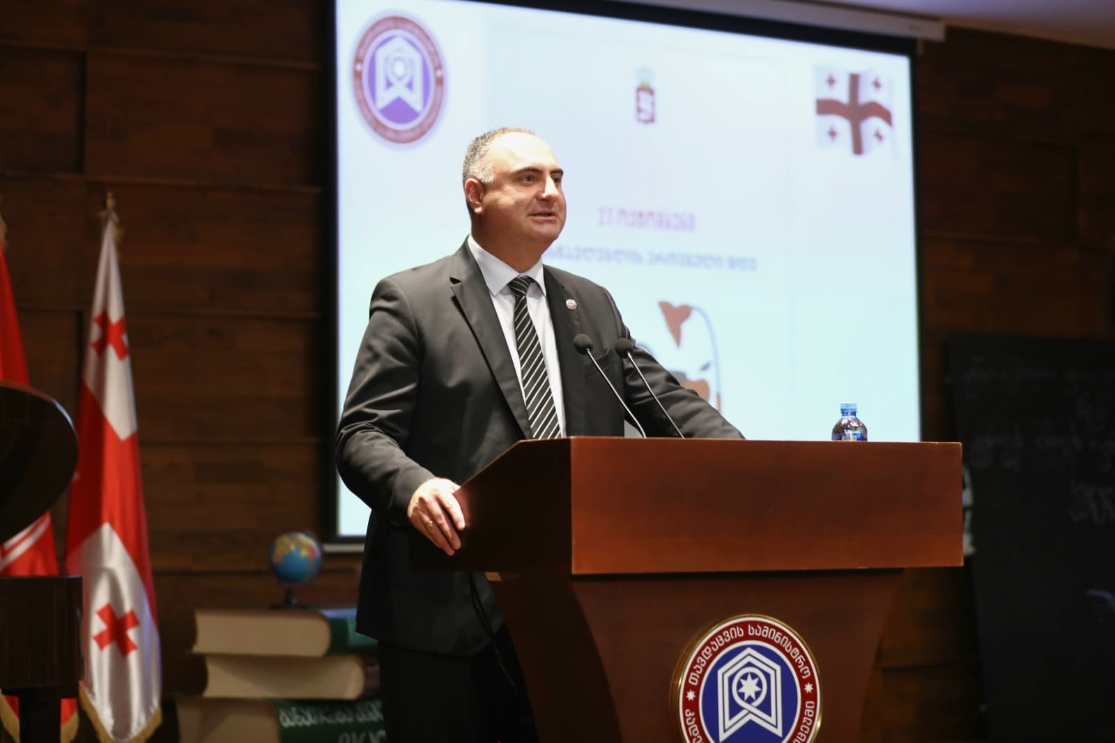 Frontnews image description