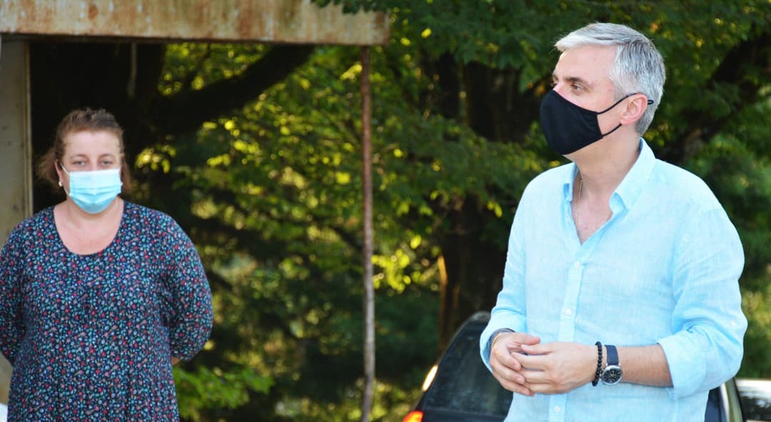 წალენჯიხის მერობის კანდიდატი მოსახლეობას ხვდება