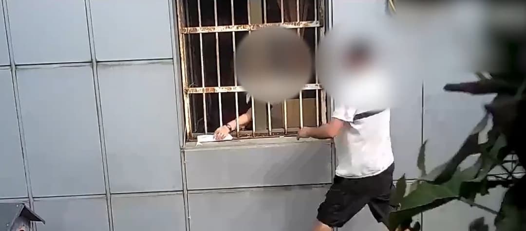 გურიის პოლიციამ ნარკოდანაშაულისთვის 2 პირი დააკავა, მათ შორის ერთი ნარკორეალიზატორია