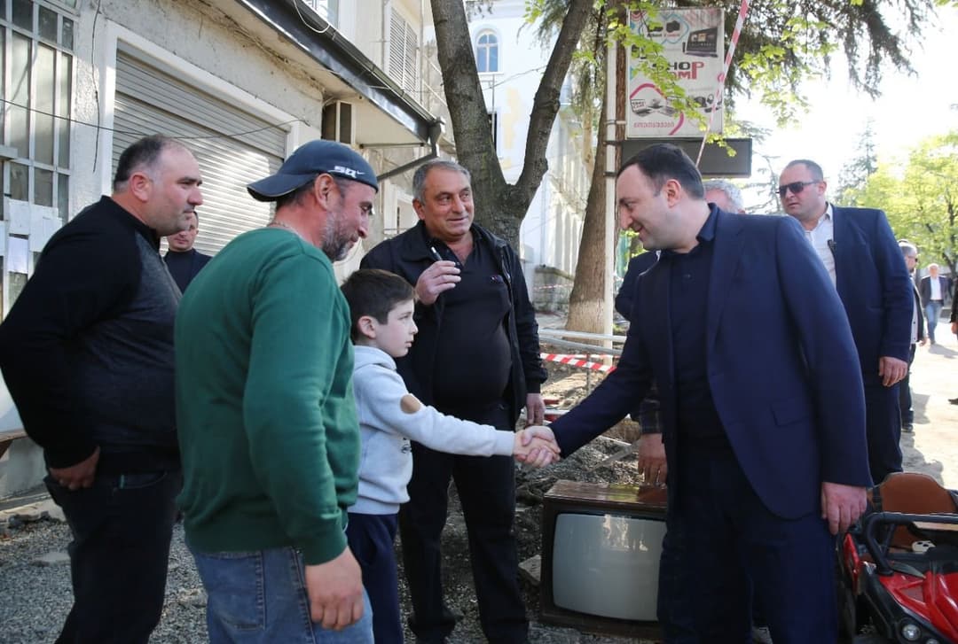 ირაკლი ღარიბაშვილმა გურჯაანში, ნონეშვილის ქუჩის სარეაბილიტაციო პროცესი დაათვალიერა