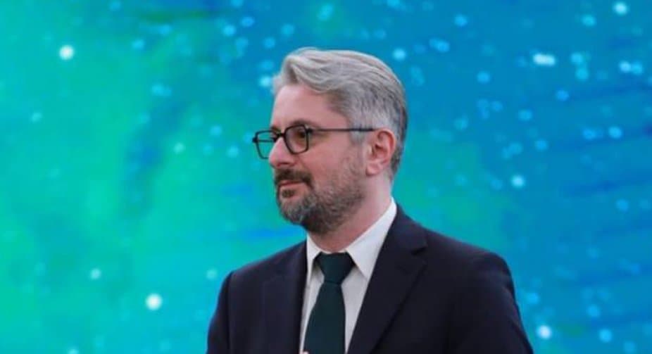 Opposition leader calls for parliament dissolution and early elections ahead of meeting with president