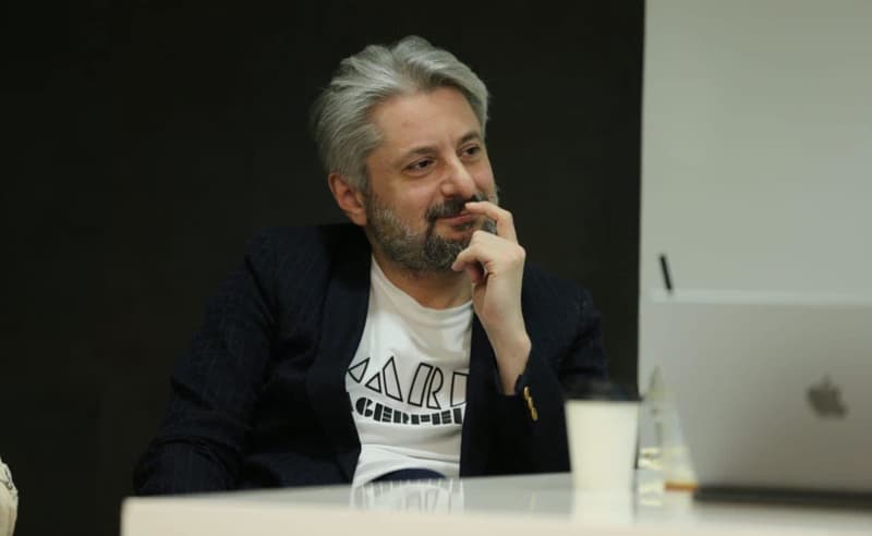 Frontnews image description