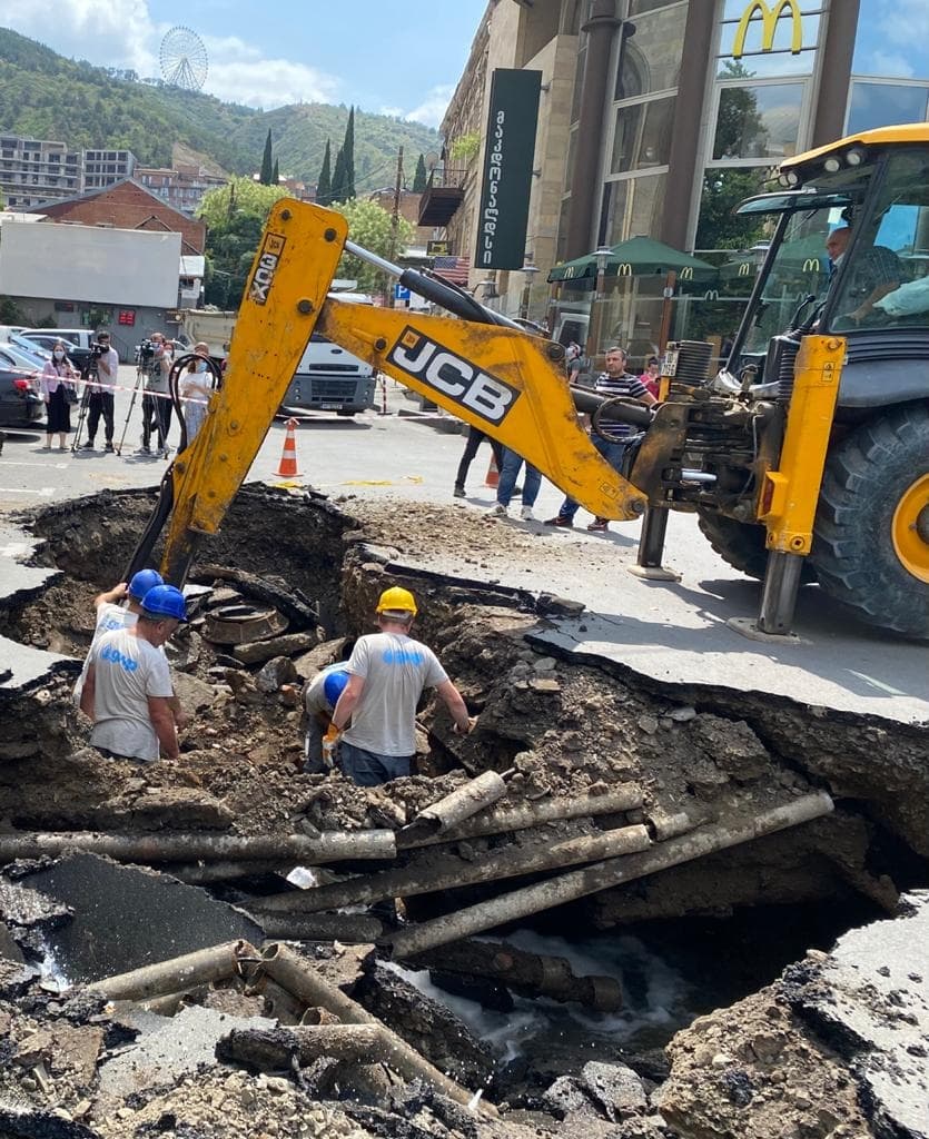 Frontnews image description