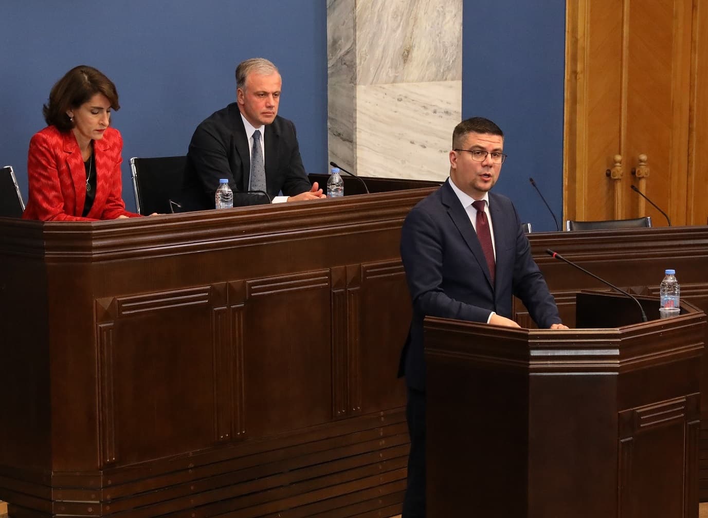 Frontnews image description