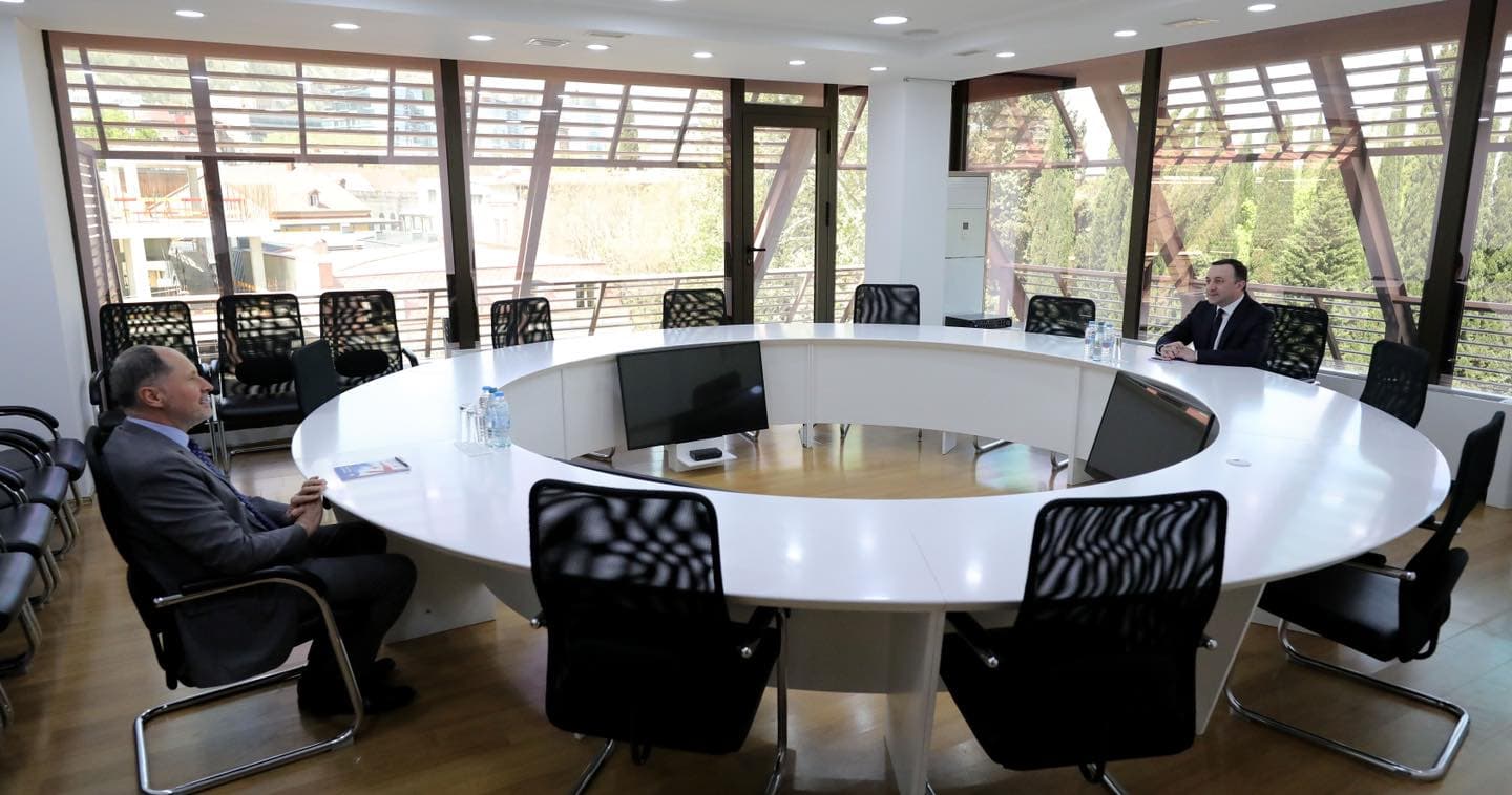 Frontnews image description