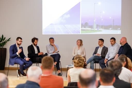 Frontnews image description