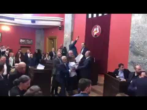 დაპირისპირება საქართველოს პარლამენტში