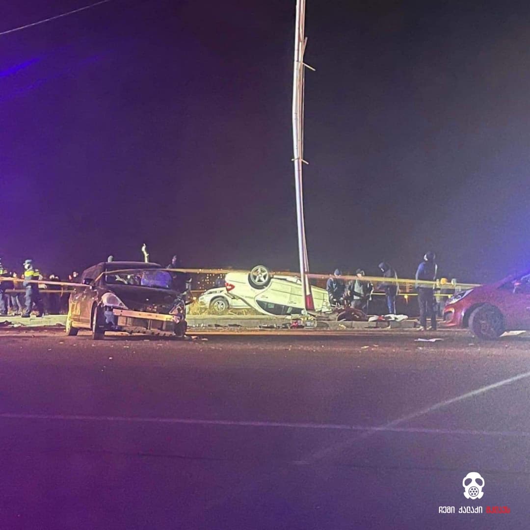 “ჰუალინგთან” ავტომანქანა გადაბრუნდა