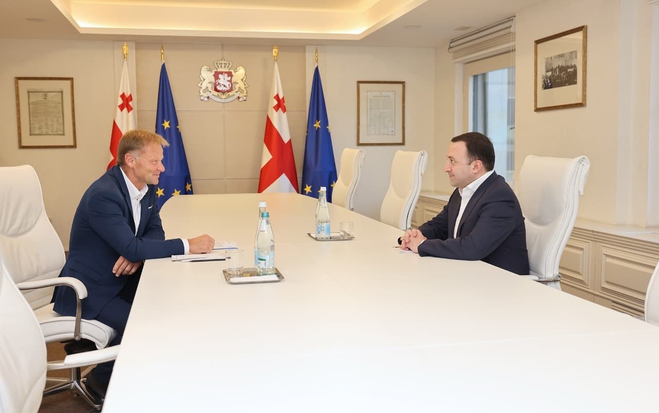 Frontnews image description