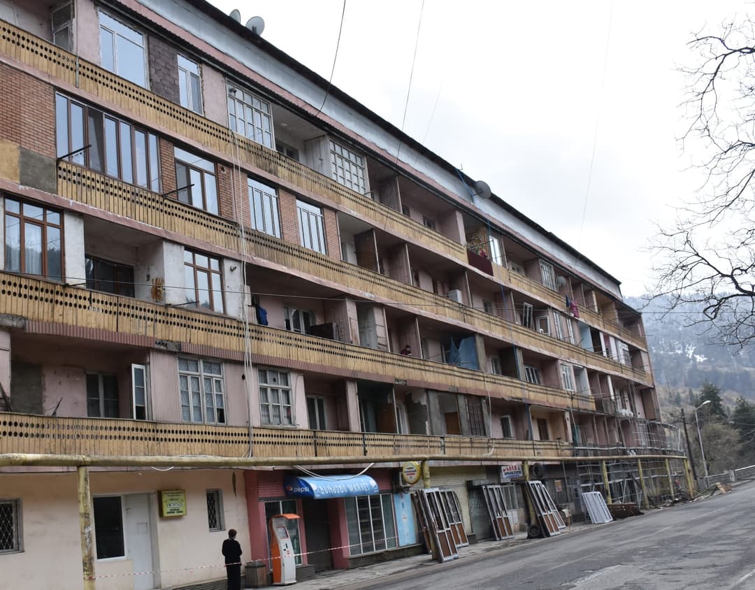 ბორჯომში რამდენიმე მრავალბინიანი საცხოვრებელი სახლის ფასადების რეაბილიტაცია განხორციელდება