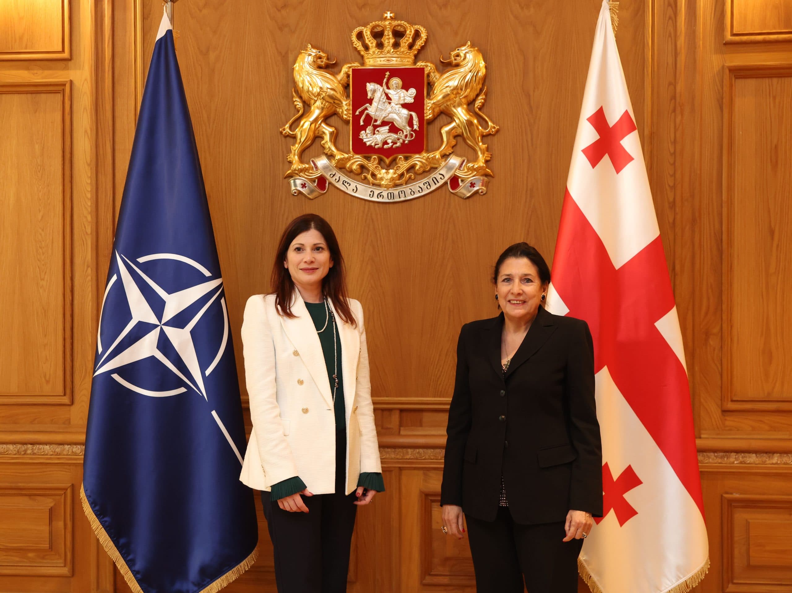 Frontnews image description