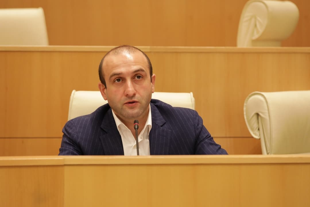 იაგო ხვიჩია – როცა ფანტაზია “ნაცების“ გავლით პარლამენტში შესვლას ვერ ცდება, მგონი, უნდა იფიქრო, რომ არასწორი გზით მოძრაობაა