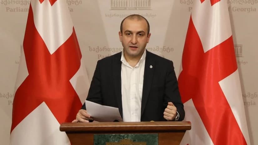 იაგო ხვიჩია – ნიკა მელია და ნიკა გვარამია მე მგონია ძალიან პატიოსანი “ნაცები”, რომლებიც “ნაცებს” ევაჭრებიან სიაში უფრო მეტ ადგილზე, ან სხვა რამეზე