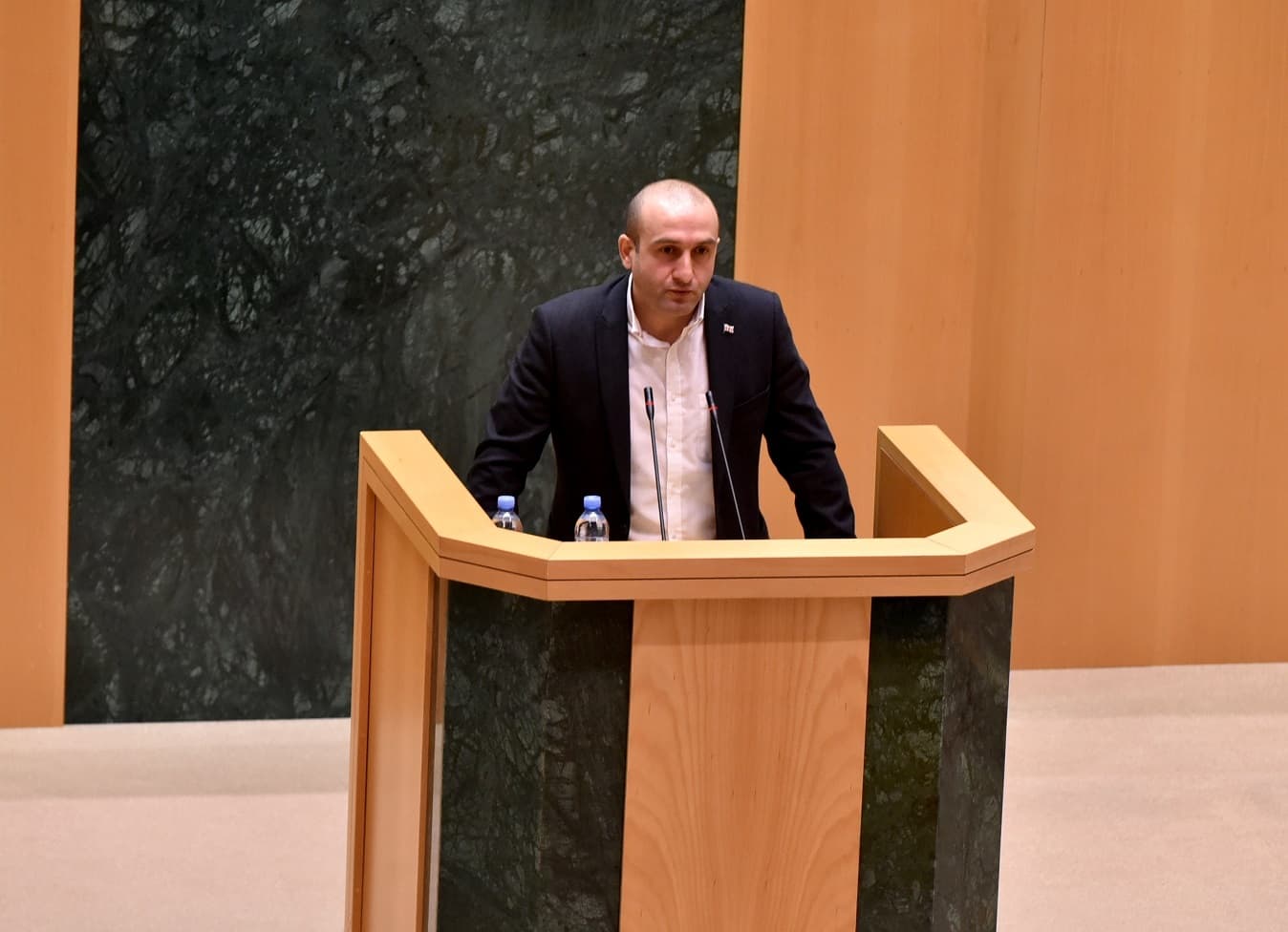 Frontnews image description