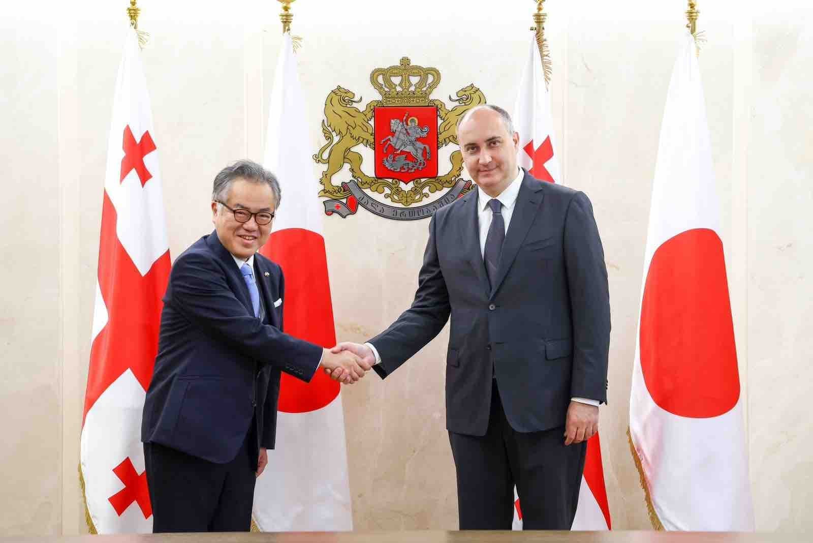 Frontnews image description