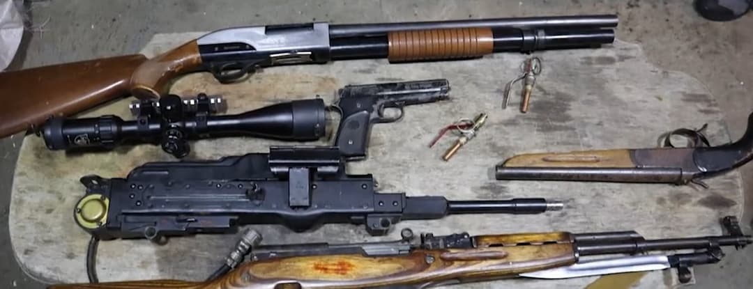 შსს-მ თბილისში დიდი ოდენობით ცეცხლსასროლი იარაღი და საბრძოლო მასალა ამოიღო, დაკავებულია ერთი პირი