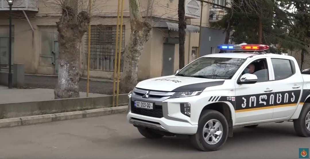 თბილისსა და იმერეთში უკანონო ცეცხლსასროლი იარაღები და საბრძოლო მასალა ამოიღეს, დაკავებულია 3 პირი