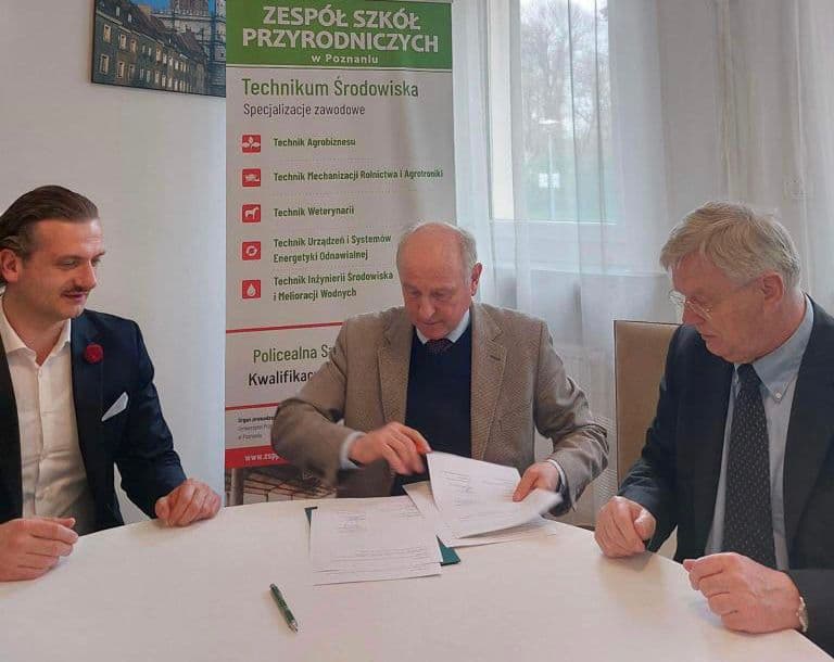 კოლეჯ “იბერიასა” და პოზნანის ვეტერინარიის სკოლას შორის თანამშრომლობის მემორანდუმი გაფორმდა