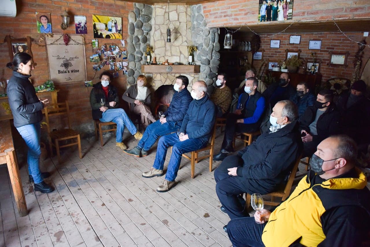 Frontnews image description