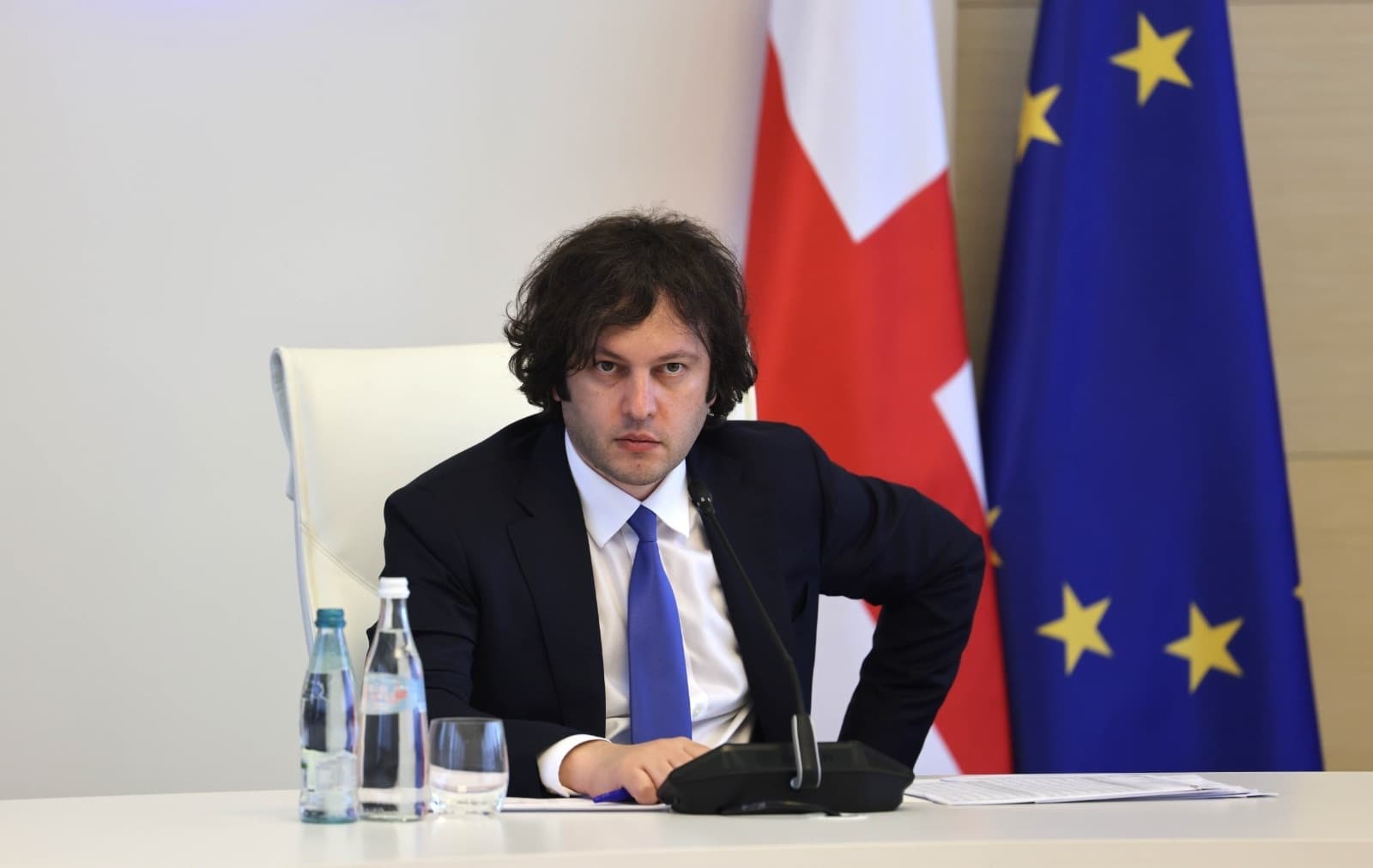 Frontnews image description