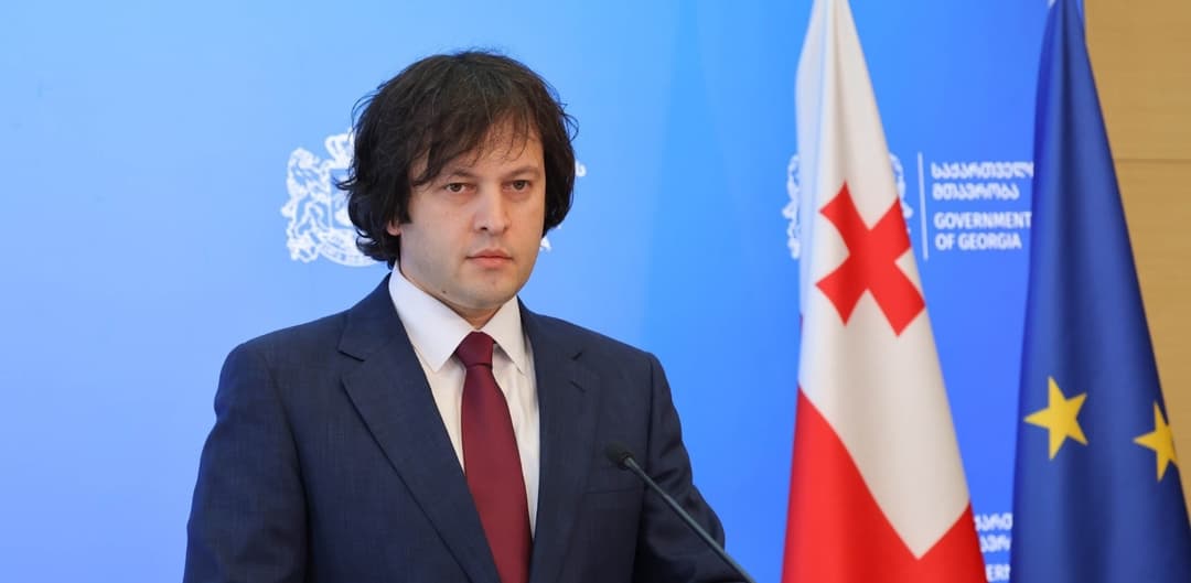 ირაკლი კობახიძე – საზოგადოება უკვე იმდენად გამოცდილია, პომადებით, პოლიციელთან ყვავილების მიტანით და ასეთი მარტივი ტრაფარეტული რიტუალებით ვერ მოატყუებ