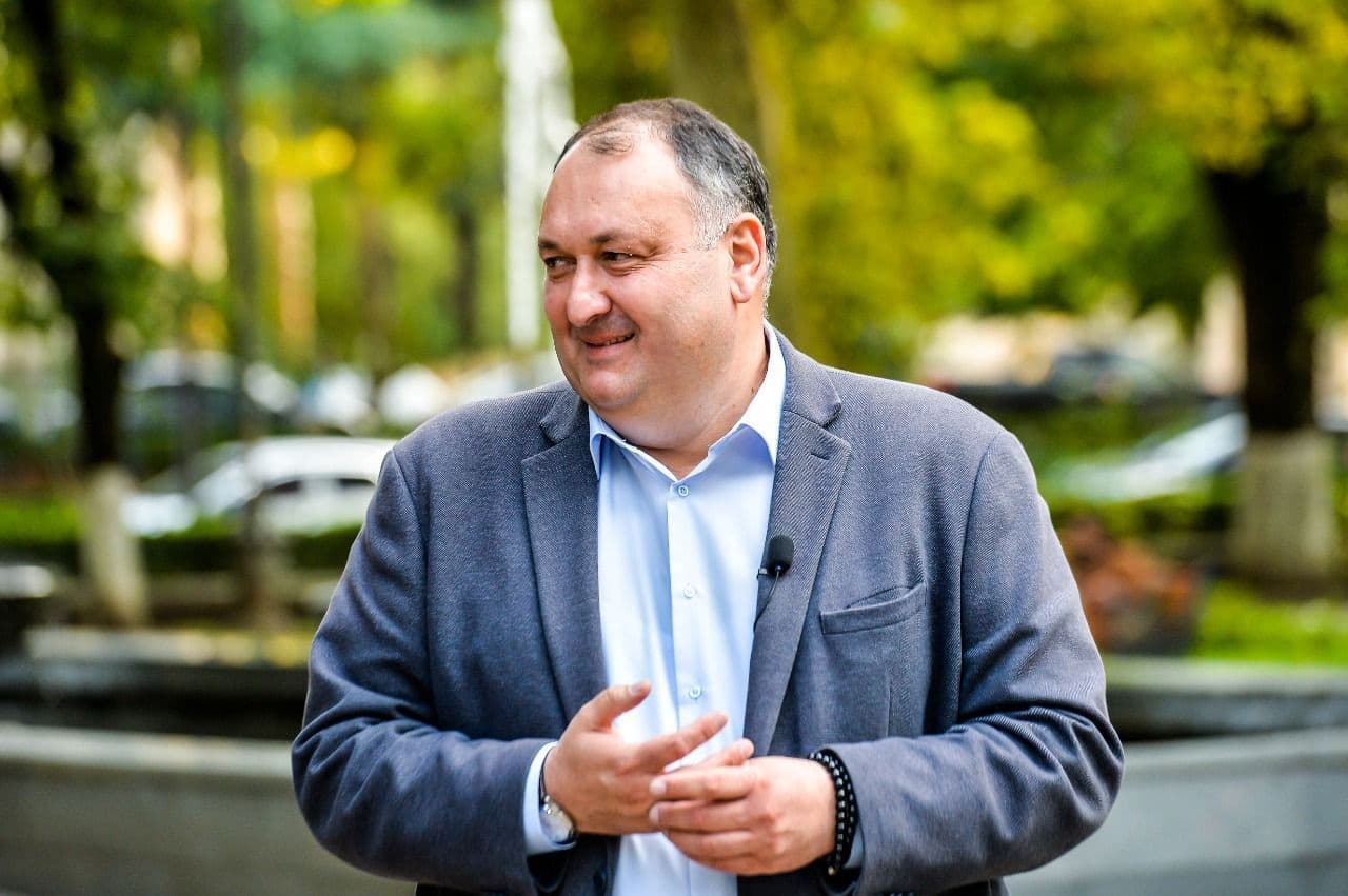 Frontnews image description