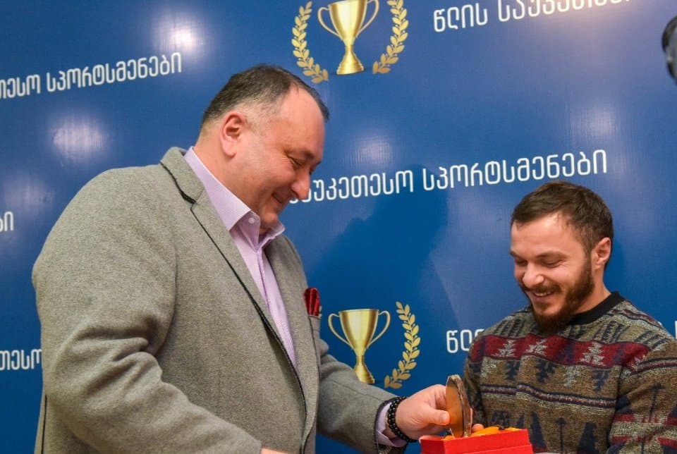 Frontnews image description