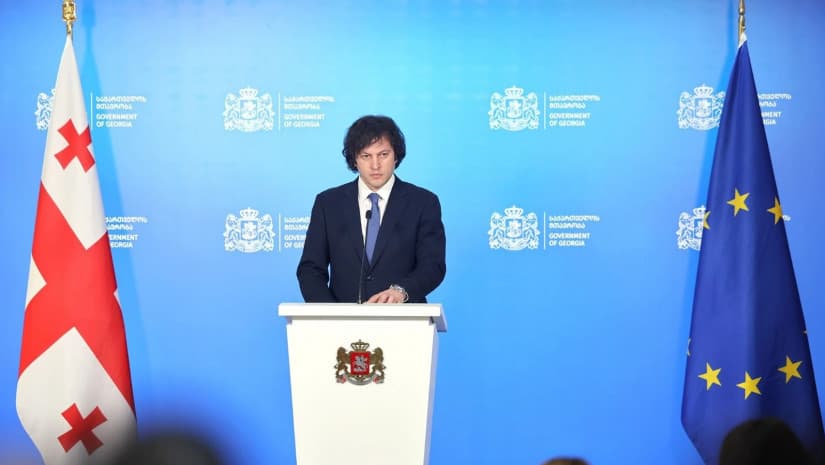 Prime Minister praises outgoing Education Minister for his reforms