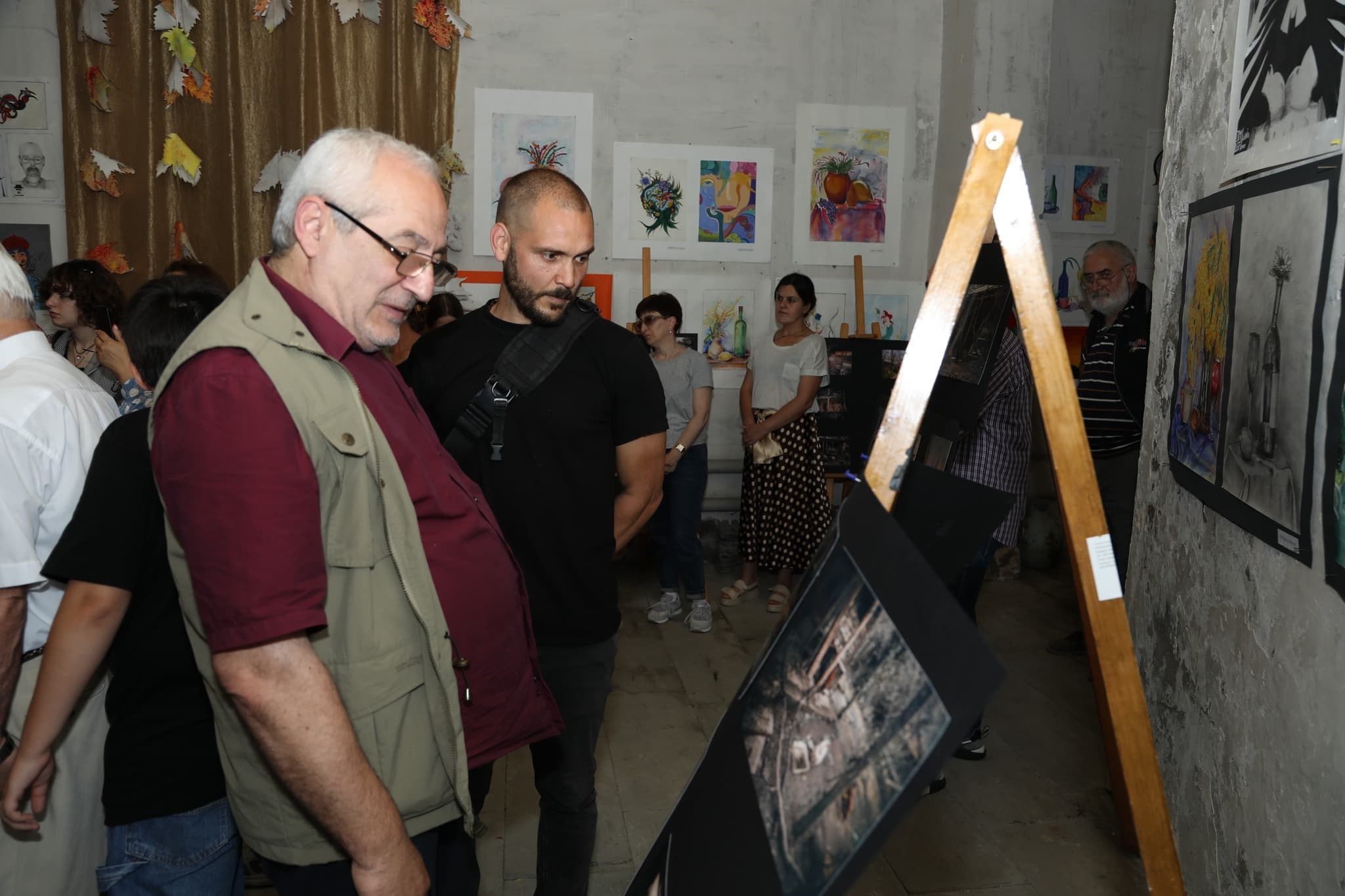 Frontnews image description