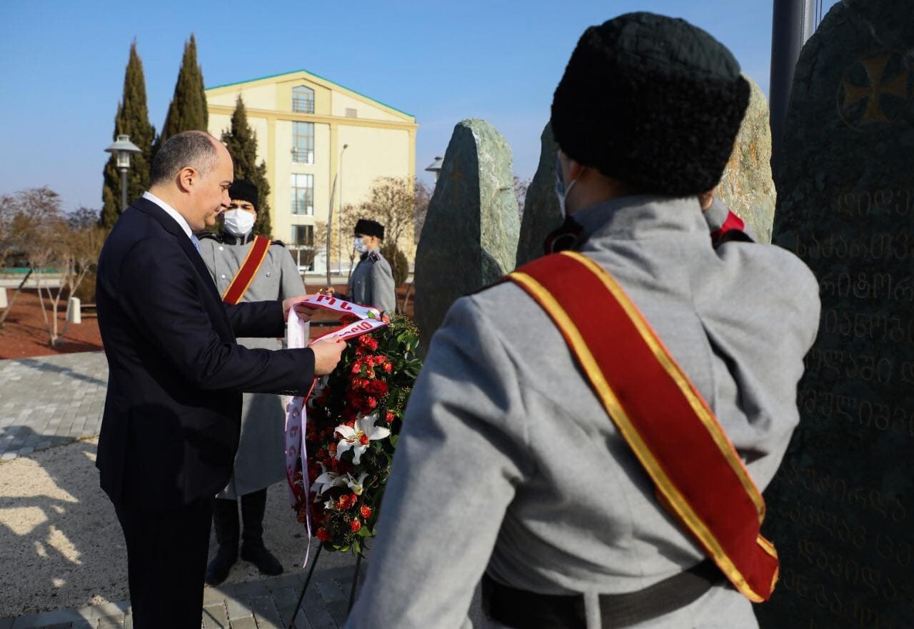 Frontnews image description