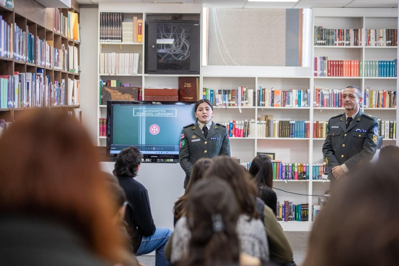 Frontnews image description