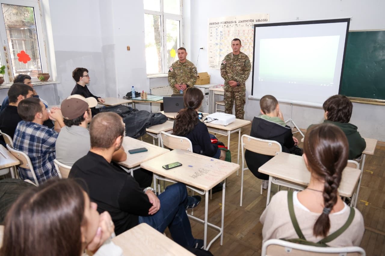 Frontnews image description