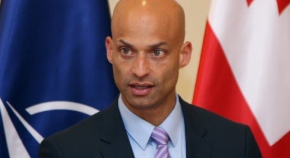 პარლამენტის თავდაცვის კომიტეტში ჯეიმს აპატურაის მოუსმენენ