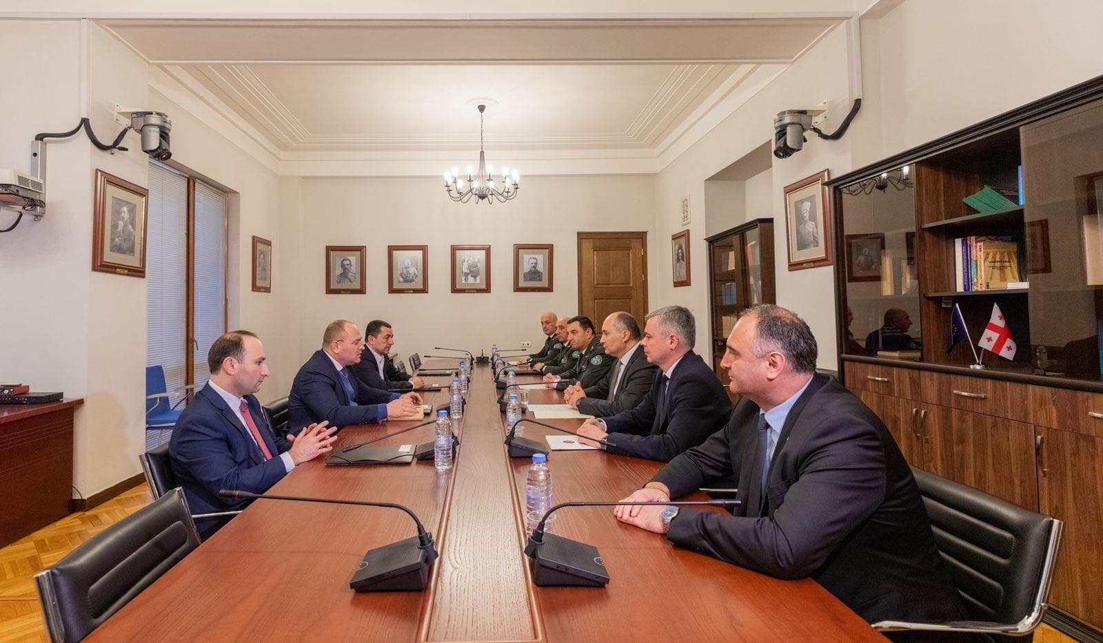 Frontnews image description