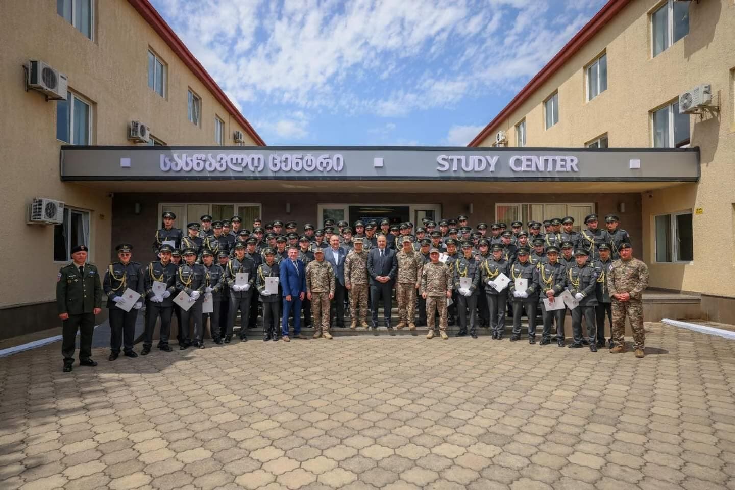 Frontnews image description