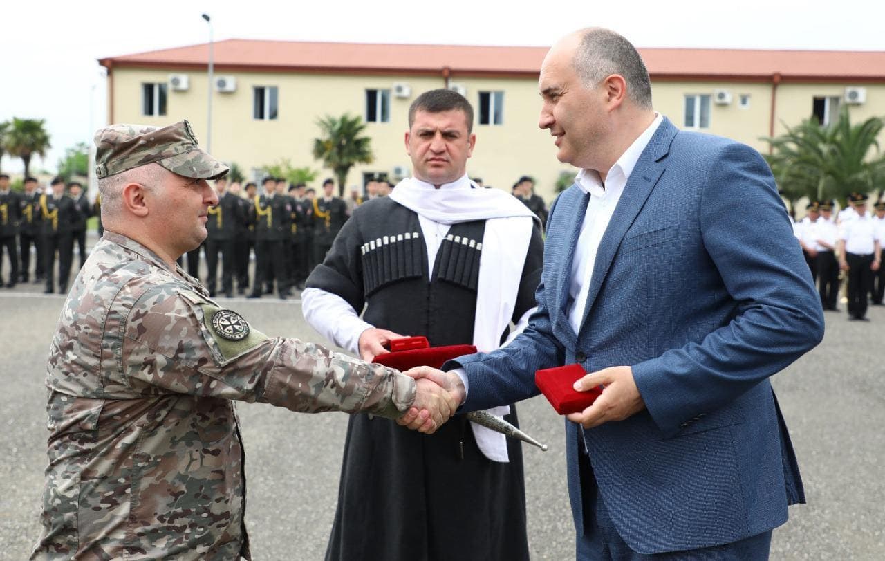 Frontnews image description