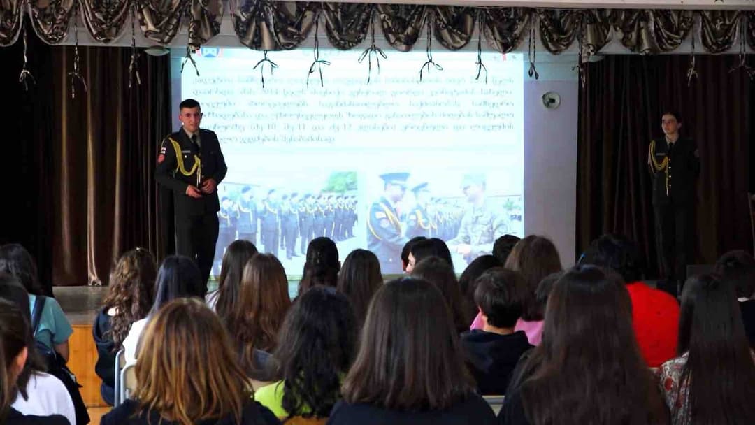 კადეტთა სამხედრო ლიცეუმი საინფორმაციო შეხვედრებს განაგრძობს