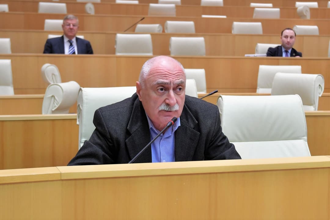 ვლადიმერ კახაძე – ცალ მხარეს დგას კაცობრიობა და ცალკე დგას ვირუსი