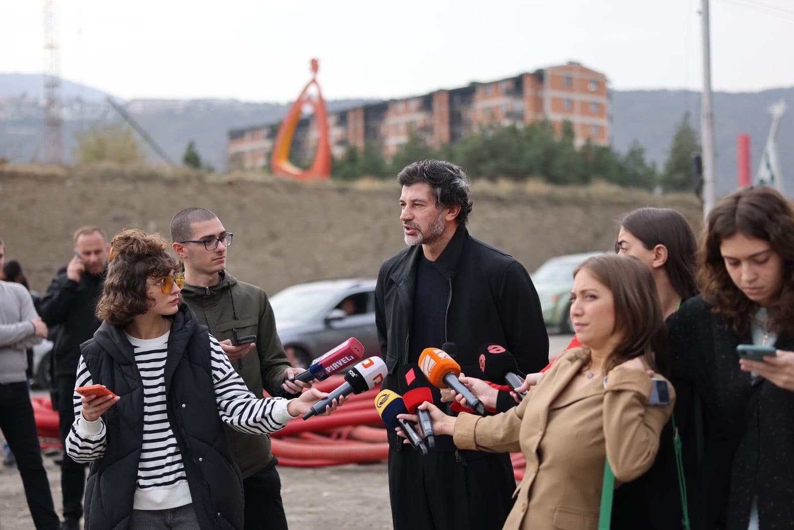 Frontnews image description