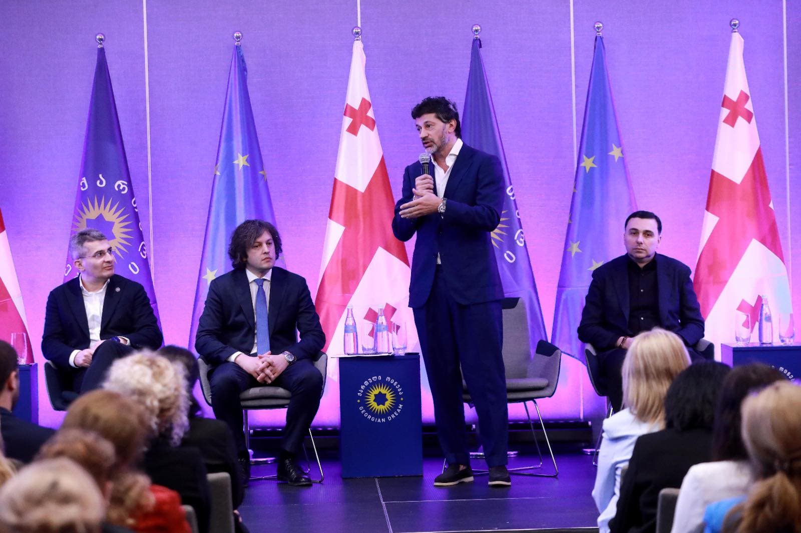 Frontnews image description