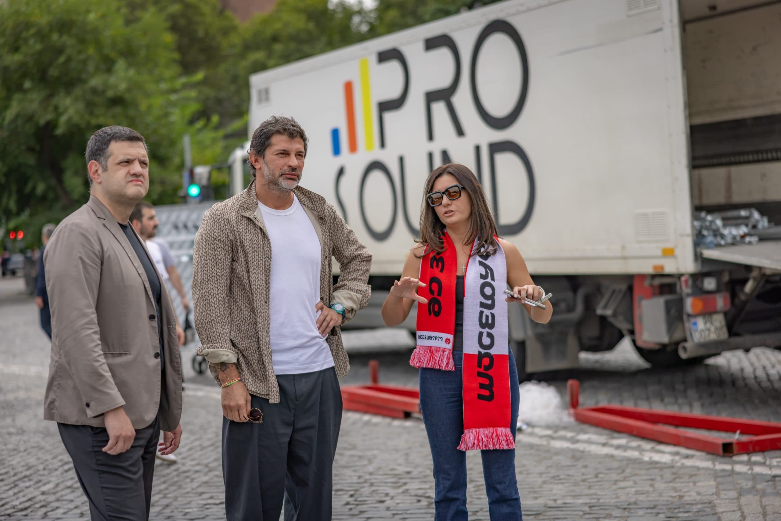 Frontnews image description