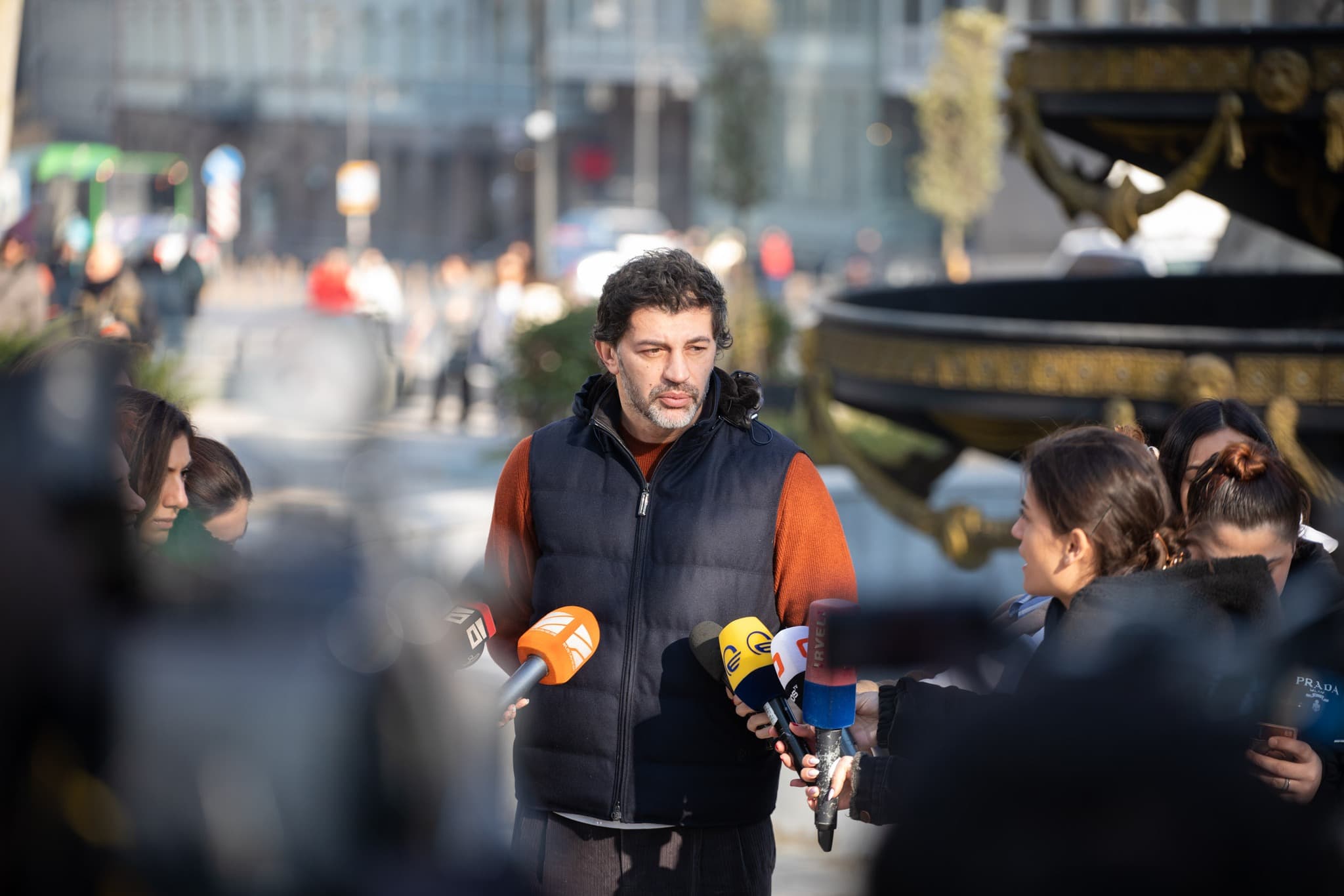 Frontnews image description