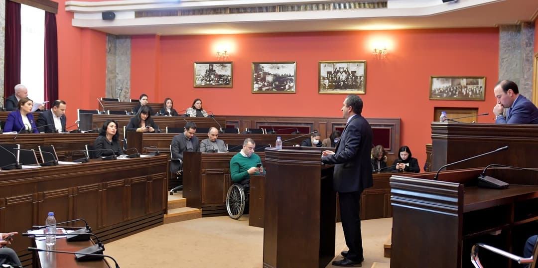 იურიდიულ საკითხთა კომიტეტმა ცესკოს თავმჯდომარისა და კომისიის წევრობის თანამდებობებზე ასარჩევად წარდგენილ კანდიდატურებს მოუსმინა