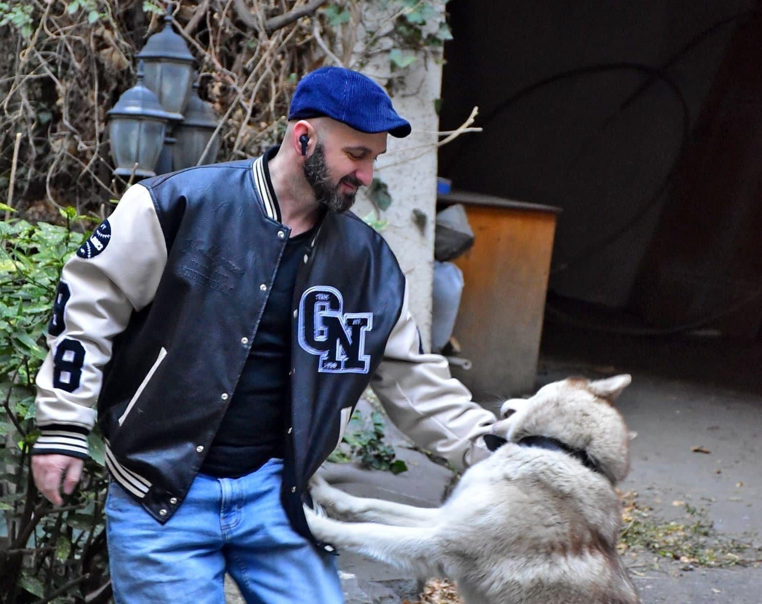 Frontnews image description